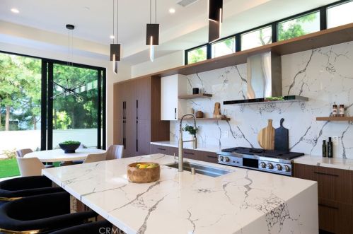 1813 Walnut Ave, Manhattan Beach CA  90266-5018 exterior