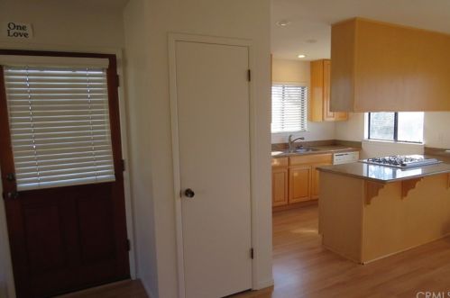 1084 Baden Ave, Pismo Beach, CA 93433-2725