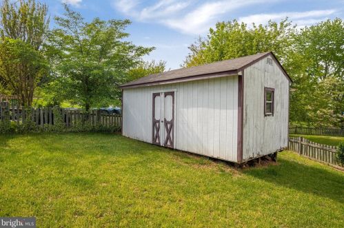 5624 Reardon Ln, Woodbridge VA  22193-3756 exterior