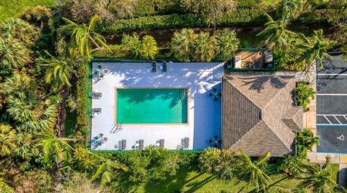 6227 Mandalay Cir, Naples FL  34112-1912 exterior