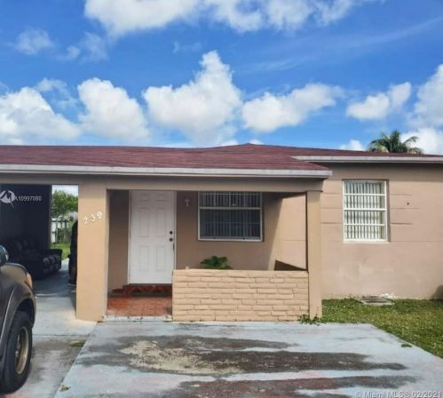 239 38th St, Hialeah, FL 33012-4353
