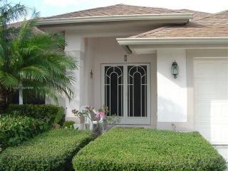 516 Cypress Ct, Jupiter FL  33469-2690 exterior
