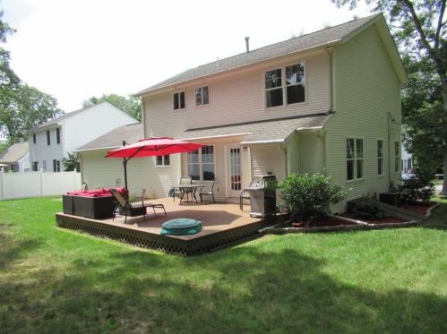 67 Standring St, Cumberland RI  02864-5221 exterior