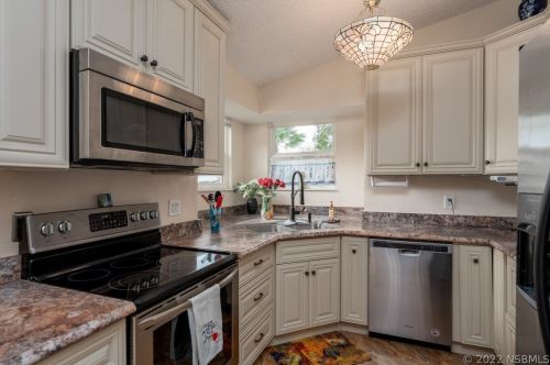 2033 Brewster Dr, Deltona FL  32738-9597 exterior