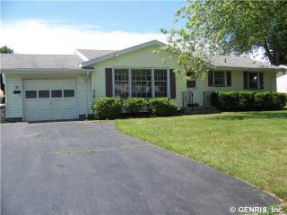 27 Mary Dr, Rochester, NY 14617-4511