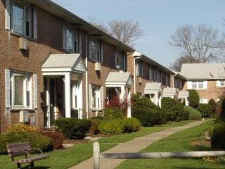 60 Columbia Ave, Dumont NJ  07628-3436 exterior