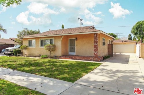 5315 Eagle St, Long Beach, CA 90815-1919
