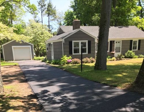 884 Matianuck Ave, Windsor, CT 06095-3237