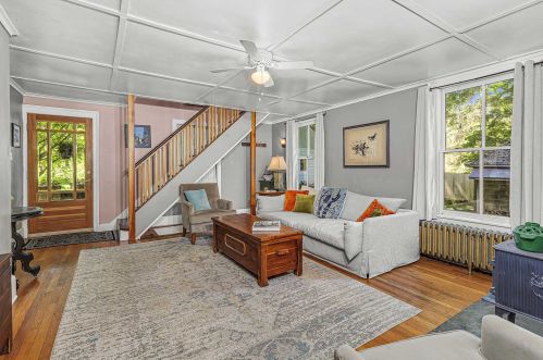 21 Chestnut St, Rhinebeck NY  12572-1516 exterior