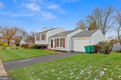 11 Countryside Ct, Camp Hill, PA 17011-1518
