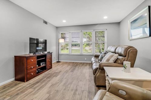 3676 Arctic Cir, Naples, FL 34112-5052