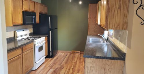 303 Mcdivitt Ln, Mukwonago, WI 53149-1712
