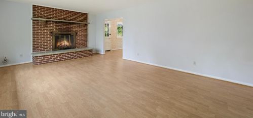 2206 Youngs Dr, Haymarket VA  20169-1534 exterior