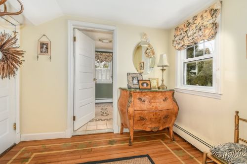 7 Sunken Meadow Rd, Northport NY  11768-2718 exterior