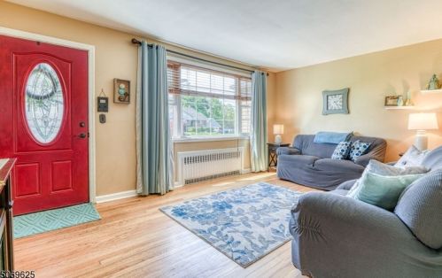 615 Frech Ave, Manville, NJ 08835-2211