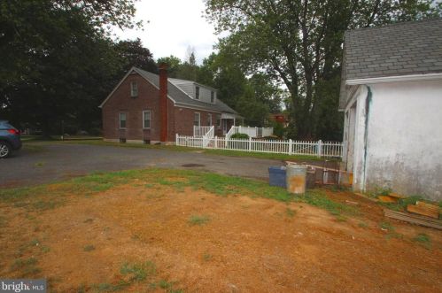 373 Concord Rd, Glen Mills PA  19342-1403 exterior