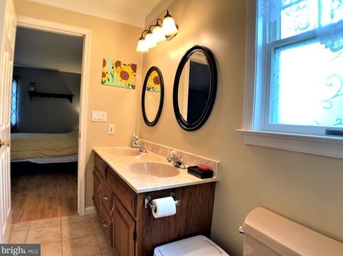 381 Lake St, Ephrata PA  17522-2456 exterior