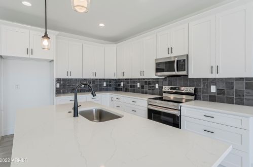 20149 Roy Rogers Rd, Wittmann, AZ 85361-9853