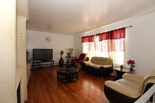 123 Frederick Ave, Floral Park, NY 11001-3512