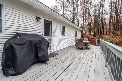 75 Candle Hill Rd, Danbury CT  06812-2412 exterior