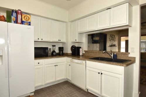 445 75th St, Milwaukee WI  53213-3521 exterior