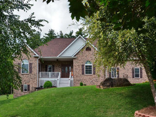 453 Kanuga Forest Dr, Hendersonville, NC 28739-7343