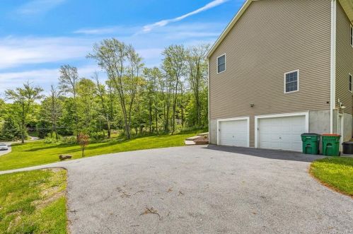 437 Depot Hill Rd, Poughquag NY  12570-5765 exterior