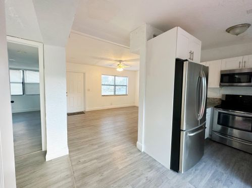 3105 Ocean Pkwy, Boynton Beach FL  33435-1652 exterior