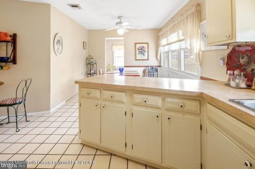 10 Lowell Ct, Bricktown NJ  08724-2423 exterior