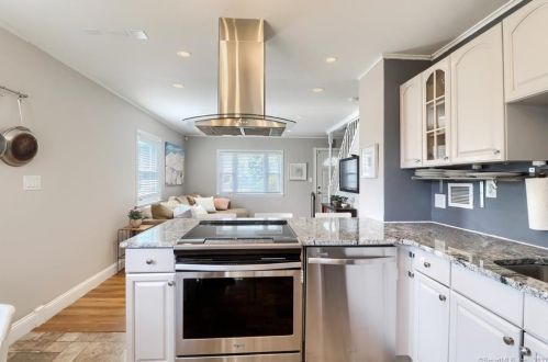 41 Albin Rd, Stamford CT  06902-5412 exterior