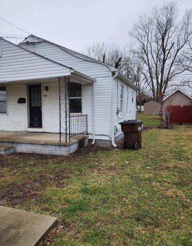 1144 Campbell St, Washington Ch OH  43160-1678 exterior