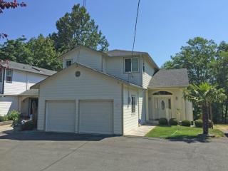 6726 21st Ave, Seattle, WA 98117-5709