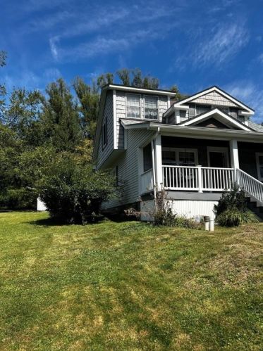 8239 Lincoln Rd, Verona, PA 15147-1609