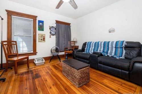 357 Chestnut St, New Britain CT 06051-2322 exterior