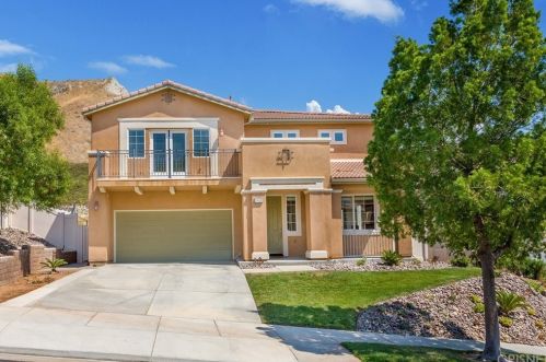 29426 Gary Dr, Santa Clarita, CA 91387-1402