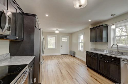 191 Lee St, Middletown CT  06457-5601 exterior