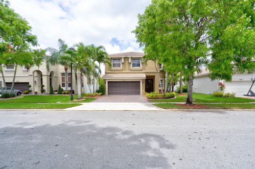 5272 158th Ave, Hollywood, FL 33027-4989