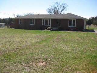 4240 Simmons Bluff Rd, Lebanon, TN 37090-7694