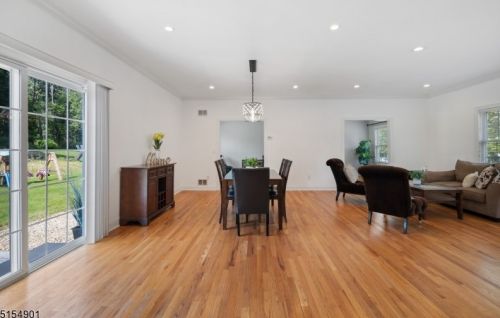23 Alan Dr, Parsippany NJ  07054-4101 exterior