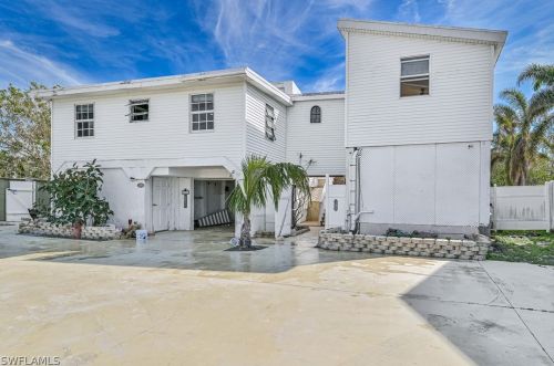 292 Sterling Ave, Fort Myers Beach, FL 33931-4238