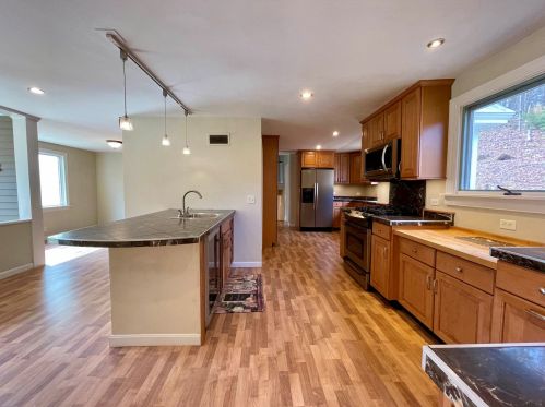 30 Greenwood Rd, Unity NH  03773-3004 exterior
