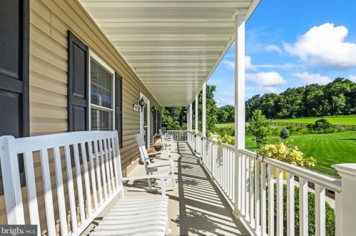 40923 Browns Ln, Waterford, VA 20197-1202