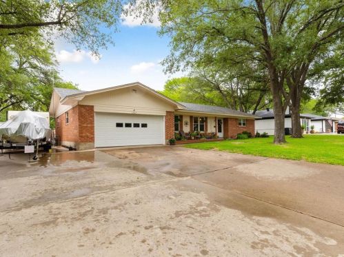 1227 Tanglewood Dr, Cleburne TX  76033-4621 exterior