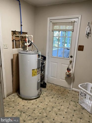 8301 Seays Rd, Spotsylvania VA  22551-3427 exterior