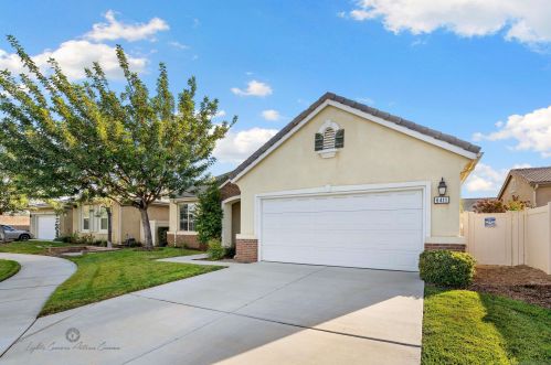 6411 Oslo Pl, Bakersfield, CA 93306-7576