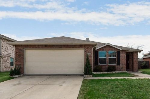 1508 Flagstone Ln, Oak Point, TX 75068-6409