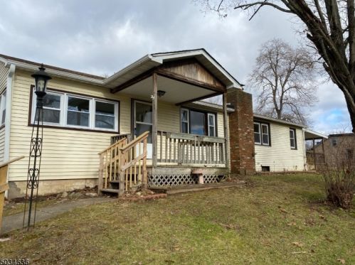 617 Mansfield St, Belvidere NJ  07823-1911 exterior