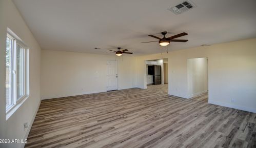 5813 37 Ave, Phoenix AZ 85053-4620 exterior