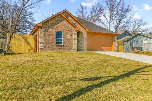 4720 Shackleford St, Fort Worth, TX 76119-4922