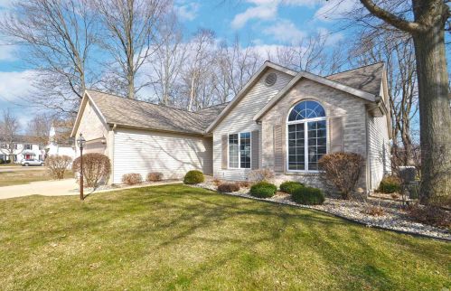 54438 White Tail Dr, Mishawaka, IN 46545-1844